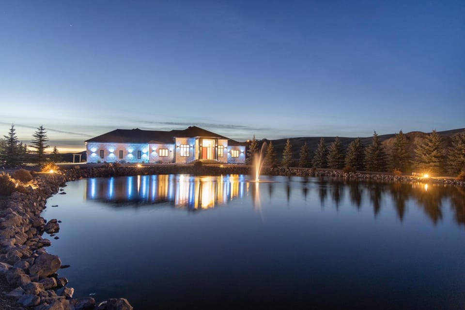 Property building, Natural landscape, Lake view