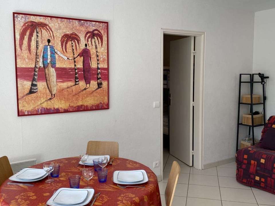 Cabourg : Studio Rez-de-Jardin Proche Plage, Animaux Acceptés, TV, Wi-Fi Optionnel - FR-1-487-331 Apartment in Cabourg