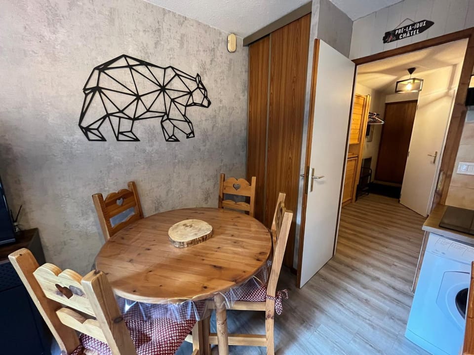 Châtel : 2 pièces pour 4 pers, terrasse, parking - FR-1-198-224 Apartment in Châtel