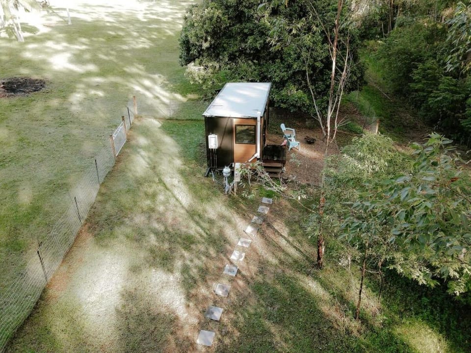Cockatoo Cabin by Tiny Away Cabin in Palmwoods