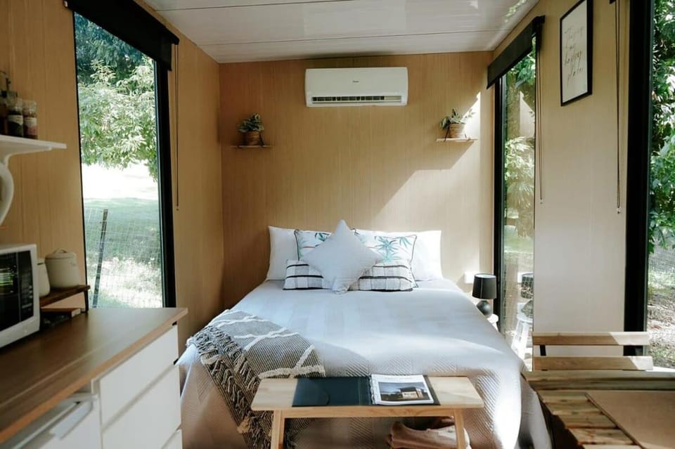 Cockatoo Cabin by Tiny Away Cabin in Palmwoods