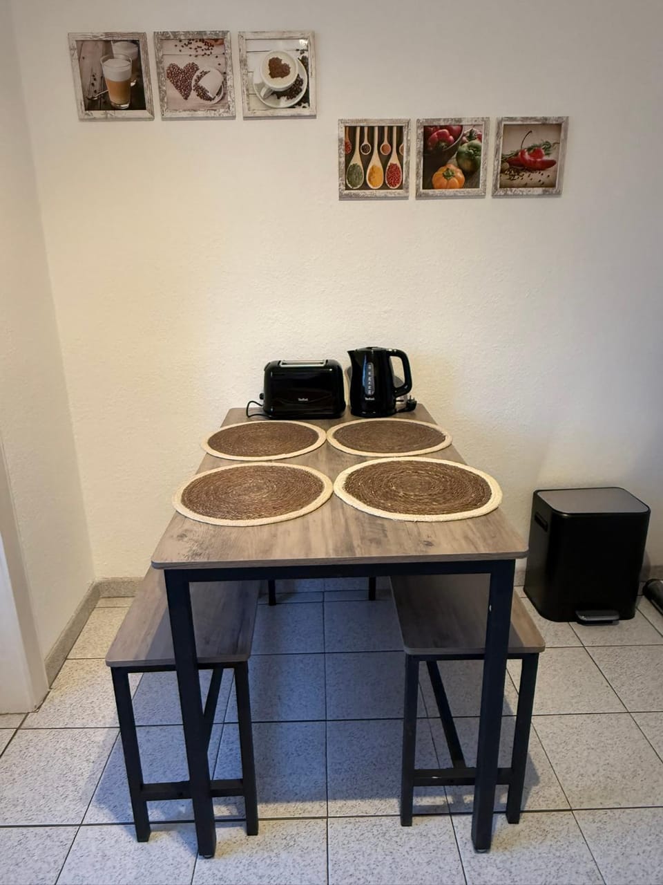 Coffee/tea facilities, Seating area, Dining area