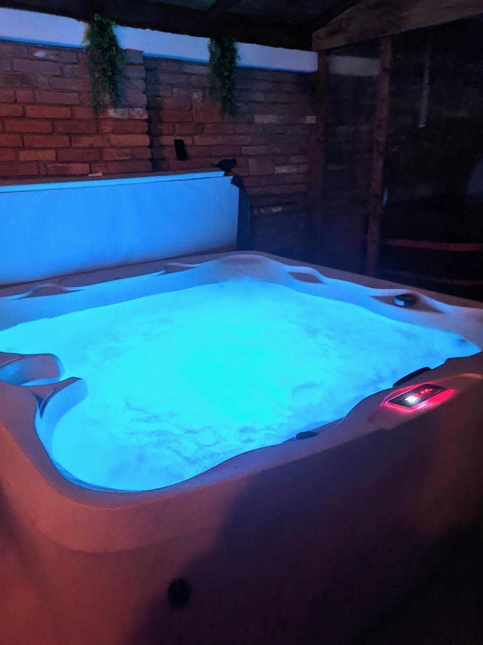 Hot Tub, Spa and wellness centre/facilities