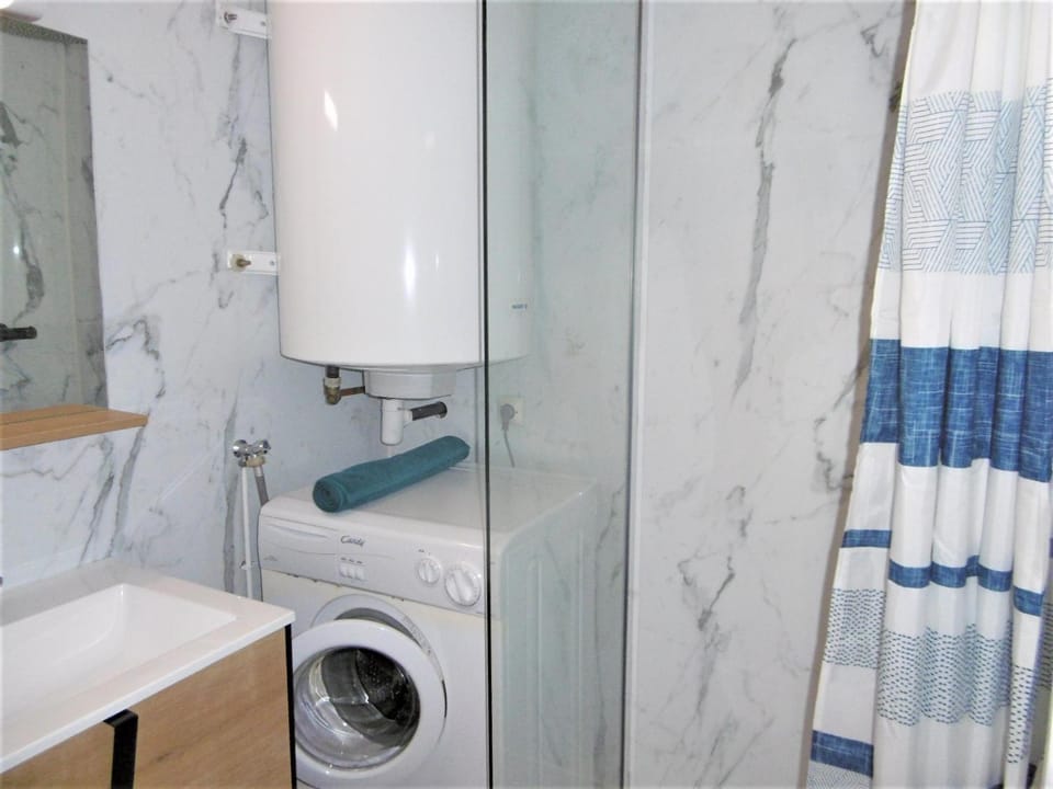 Appartement YOUN - à 500 m de la plage WIFI Apartment in Brittany