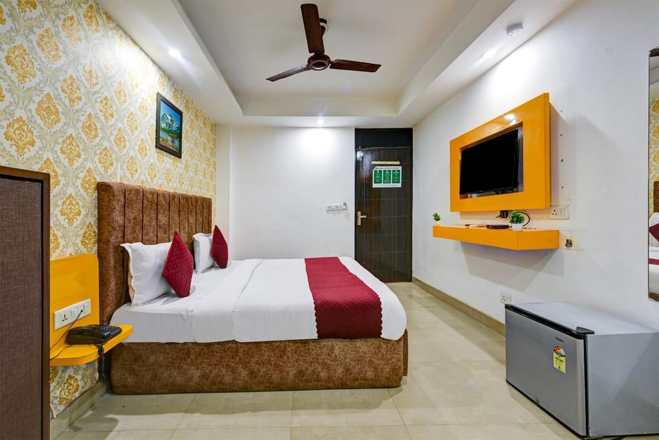 Communal lounge/ TV room, TV and multimedia, Photo of the whole room, Evening entertainment, fireplace, air conditioner