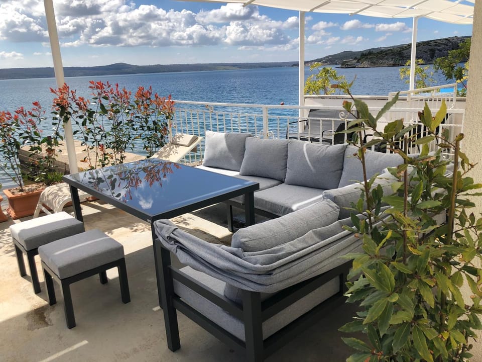 Balcony/Terrace, Balcony/Terrace, Seating area, Sea view