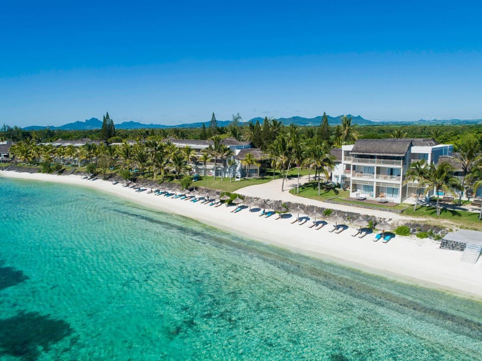 Property building, Day, Bird's eye view, Beach, Sea view, sunbed