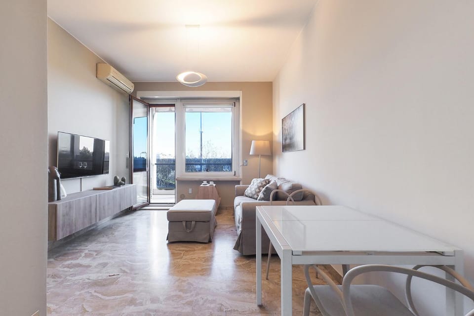 Living room, Seating area, Dining area, air conditioner