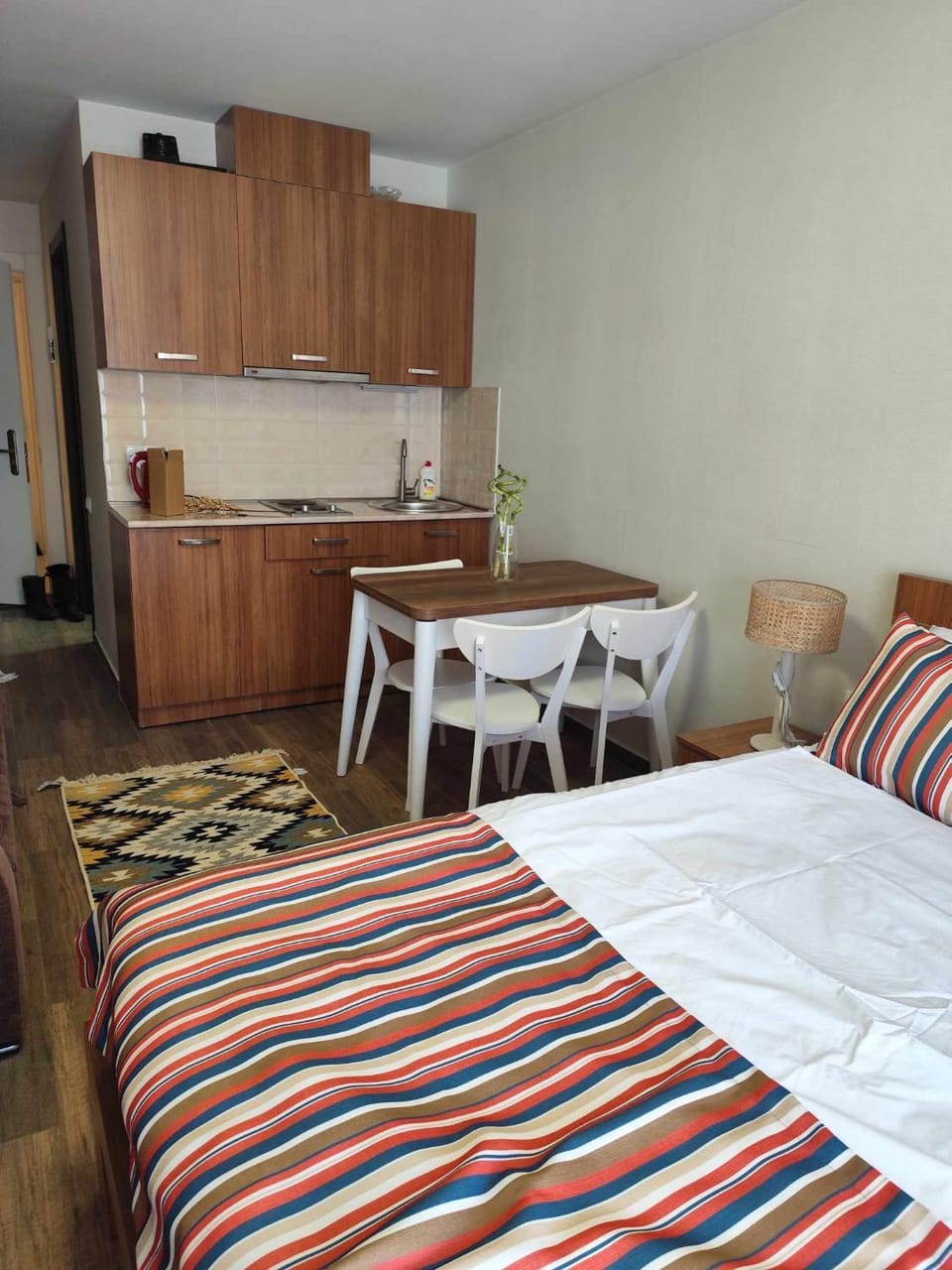 Kitchen or kitchenette, Photo of the whole room