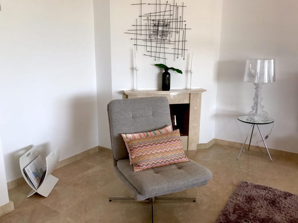 Modern 2 bedroom gelijkvloers-appartement m.tuin en zwembad Apartment in Sierra de las Nieves
