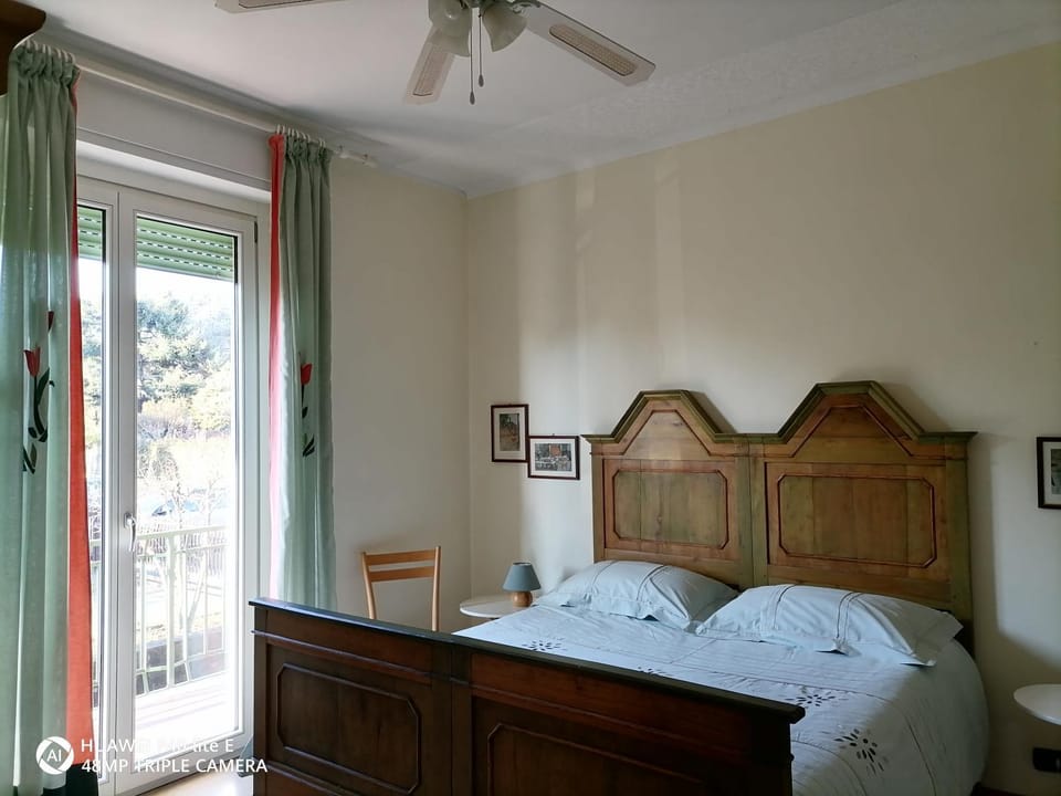 Bedroom, Family, fireplace, wedding