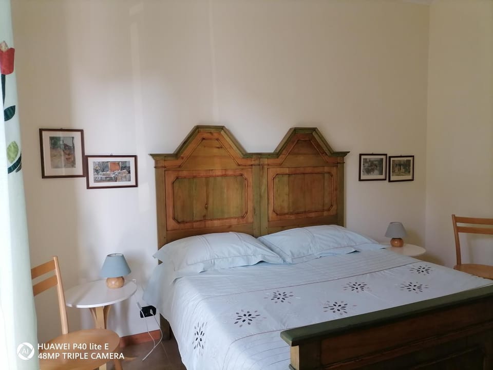 Bedroom, Family, internet, locker, wedding