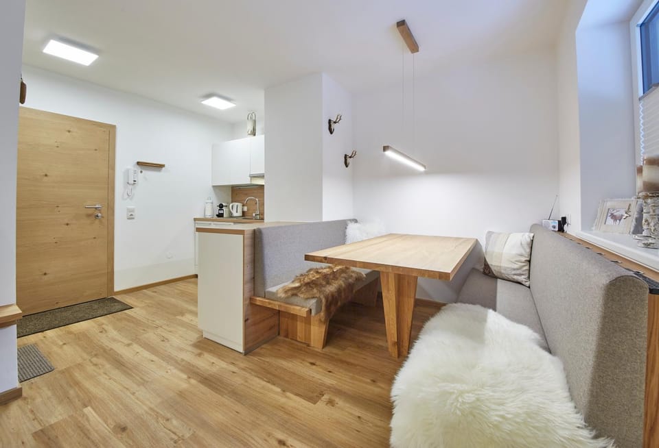 Dining area, Food