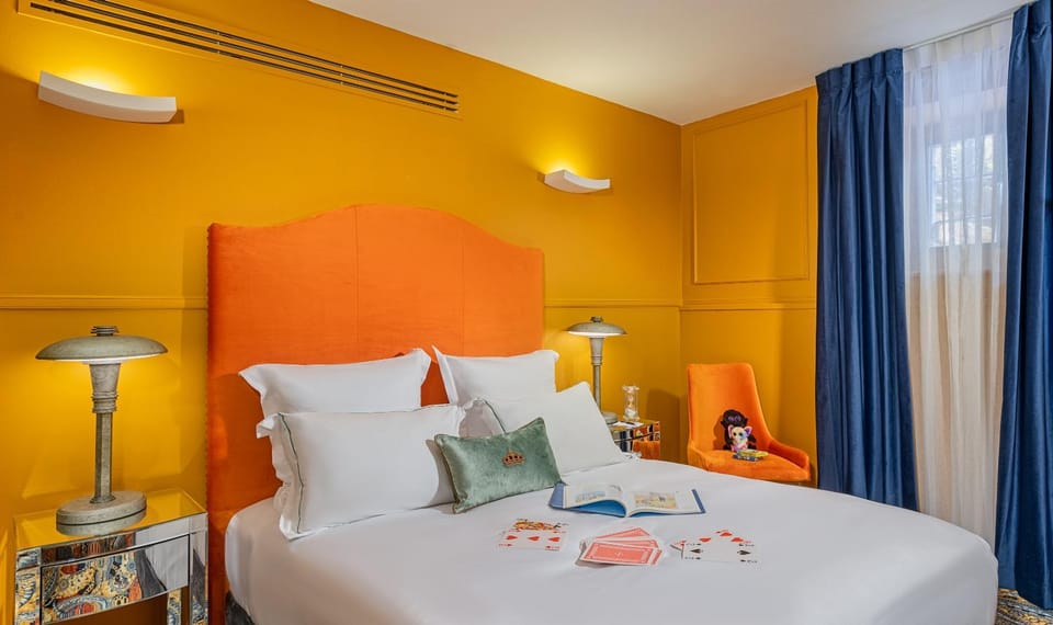 Bed, Other, Photo of the whole room, Decorative detail