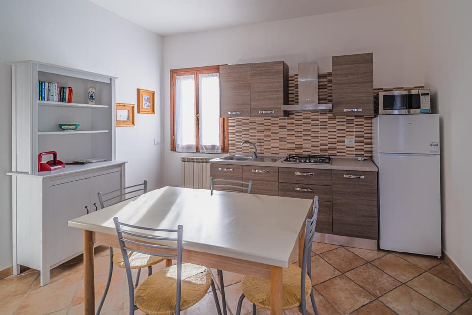 Kitchen or kitchenette, kitchen