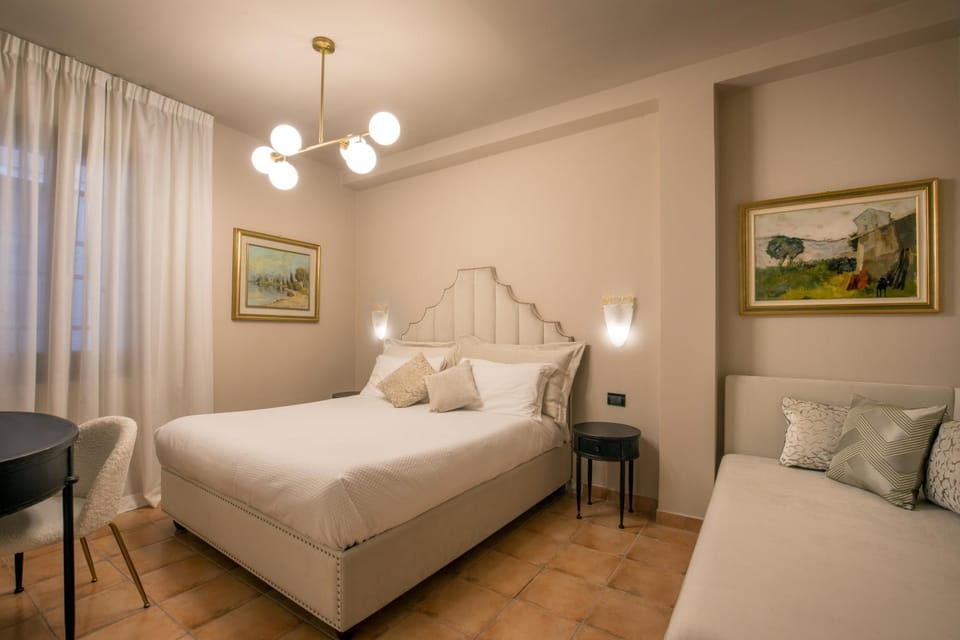 Bed, Photo of the whole room
