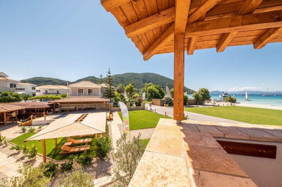 Mountain view, Sea view