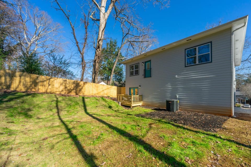 Family Friendly New Luxury Home Centrally located House in Atlanta