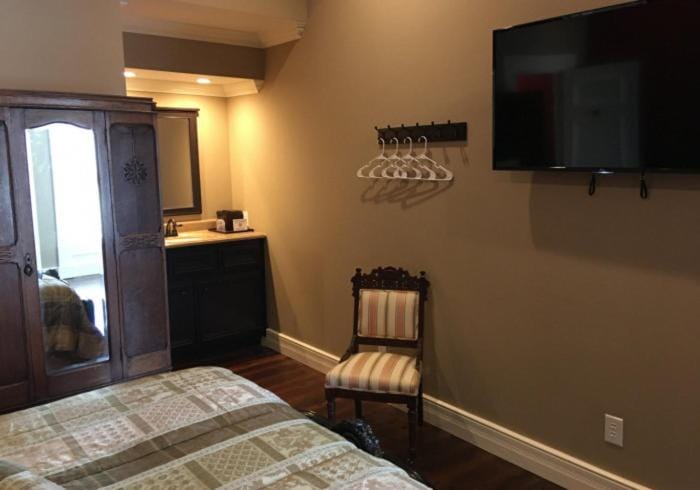TV and multimedia, Photo of the whole room
