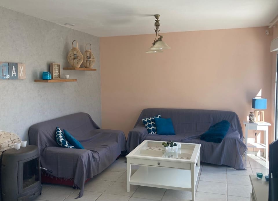 Belle villa spacieuse avec piscine privée, semi climatisée- 10 couchages, wifi, proche canal du midi et à 4 km de la mer LXPIN7 Villa in Portiragnes