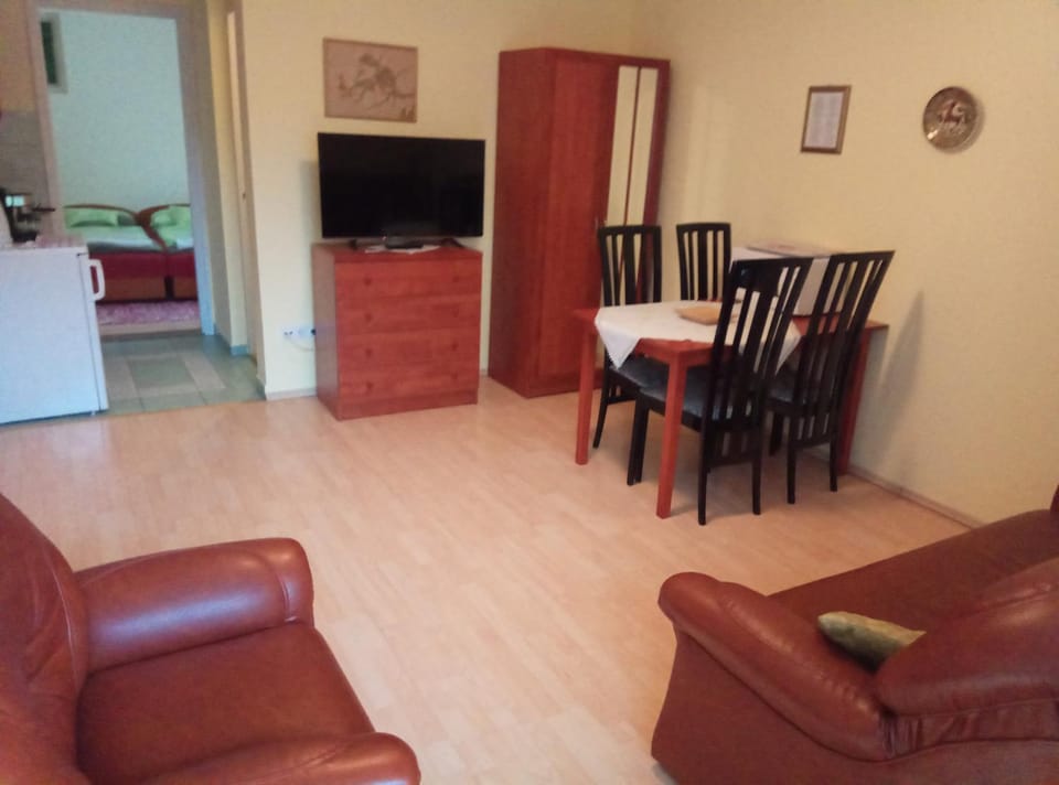 HAUS FERENCZ Bötös Villa Apartment in Hévíz