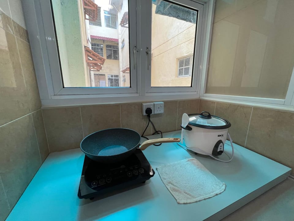 Kitchen or kitchenette, Communal kitchen, kitchen