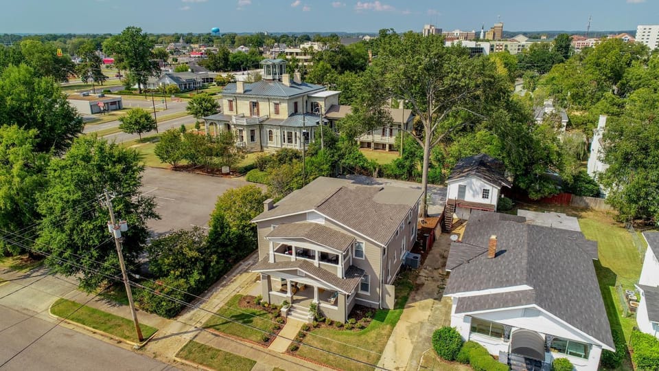 Alabama Charm House in Tuscaloosa