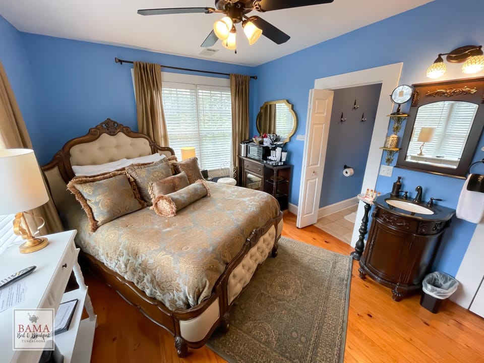Bama Bed and Breakfast - Chimes Suite Hotel in Northport