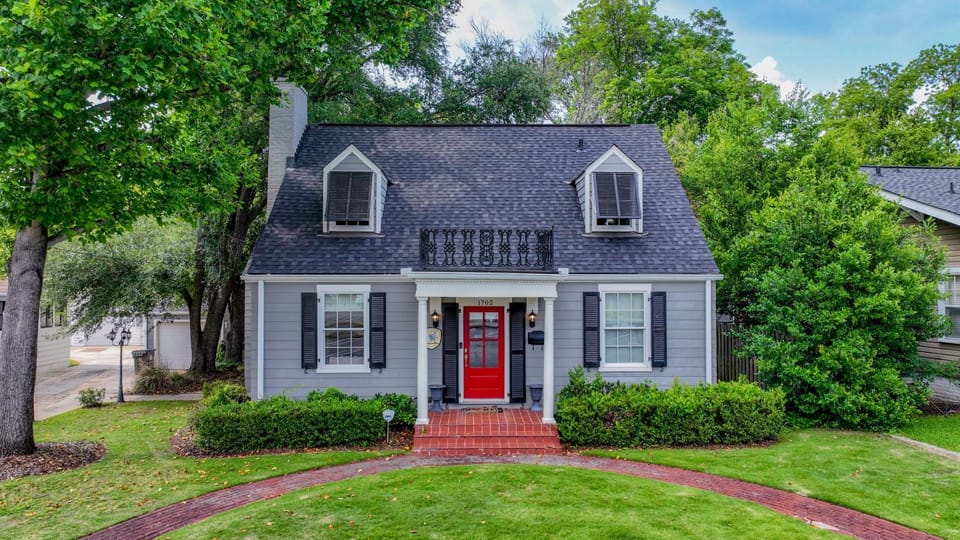 Bama Hideout House in Northport