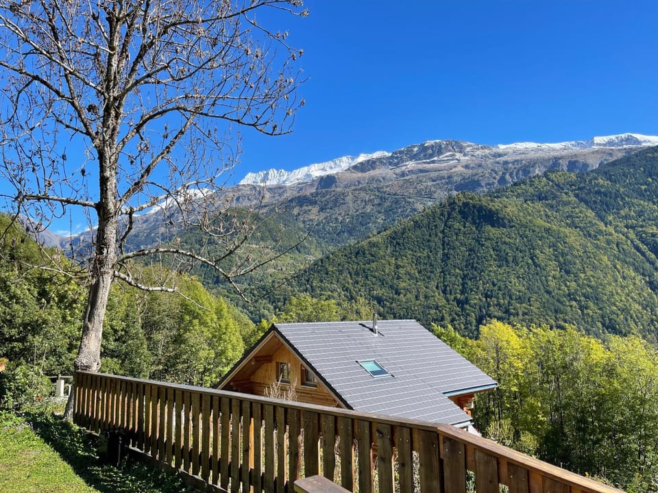 View (from property/room), Balcony/Terrace, Mountain view