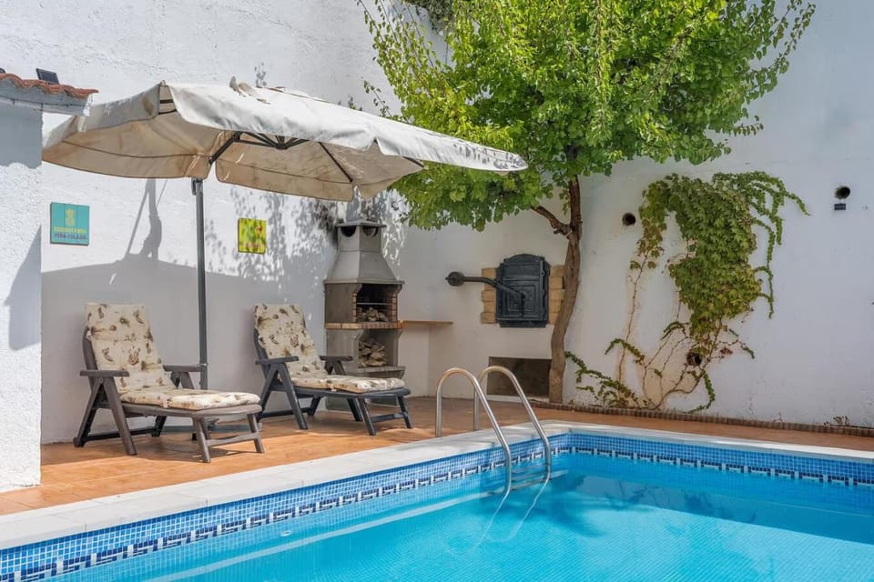 Patio, Day, Pool view, Swimming pool, sunbed