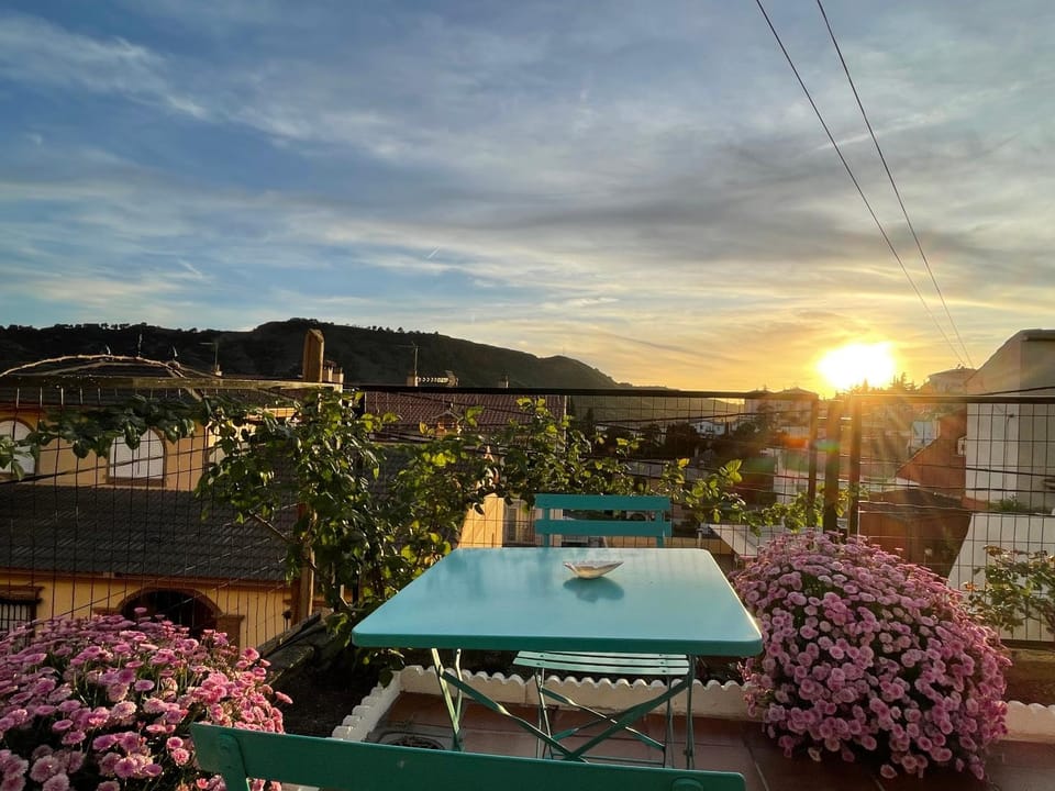 Patio, Spring, Day, Natural landscape, Skiing, View (from property/room), Balcony/Terrace, Hiking, Mountain view, River view, Sports, Sunrise, Sunset