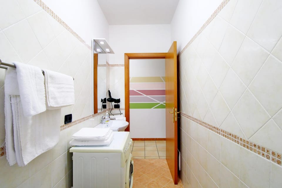 Bathroom, washing machine