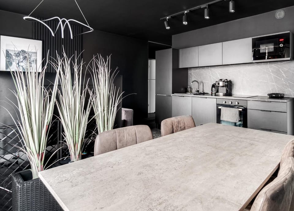 Kitchen or kitchenette, Dining area, minibar