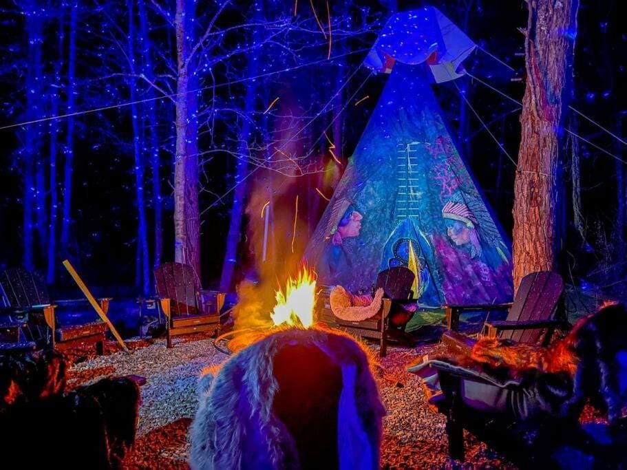 Enchanted Forest Cabin And Teepee! Lights & Laser Show! Private Hot Tub! Unique Stay! Cabin in Sevierville