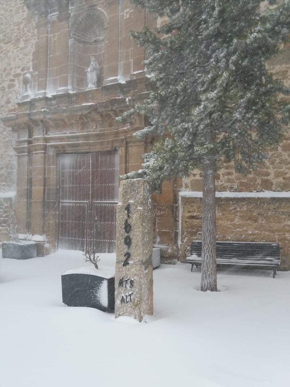 Facade/entrance, Winter