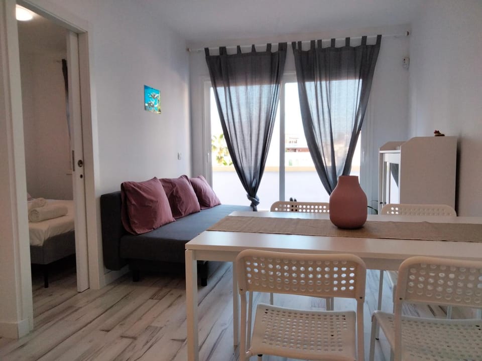 Living room, Photo of the whole room, Seating area, Dining area
