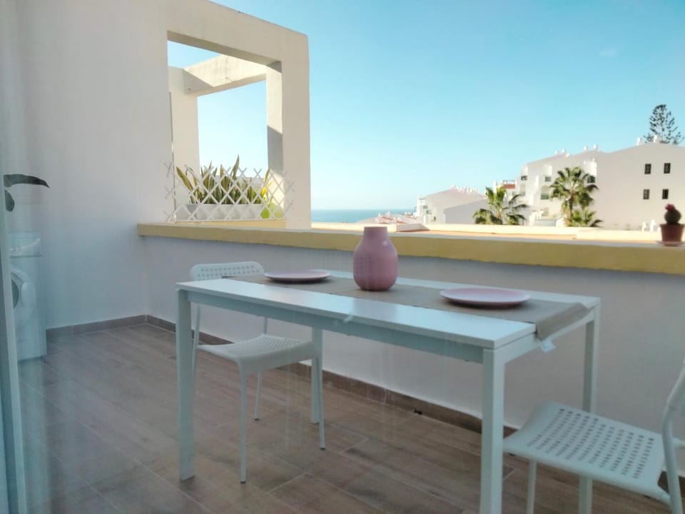 Day, View (from property/room), Balcony/Terrace, Dining area, Sea view