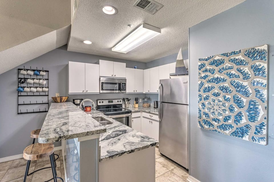 Well-Appointed Family Condo on Miramar Beach! House in Miramar Beach
