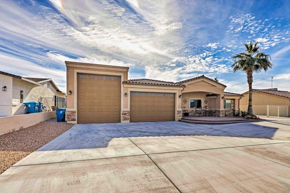 Luxe Retreat w/ Lake Havasu View & Pool! House in Lake Havasu City