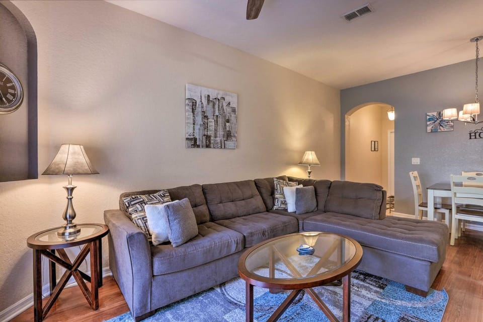 Townhome w/ Resort Amenities in Davenport! House in Four Corners
