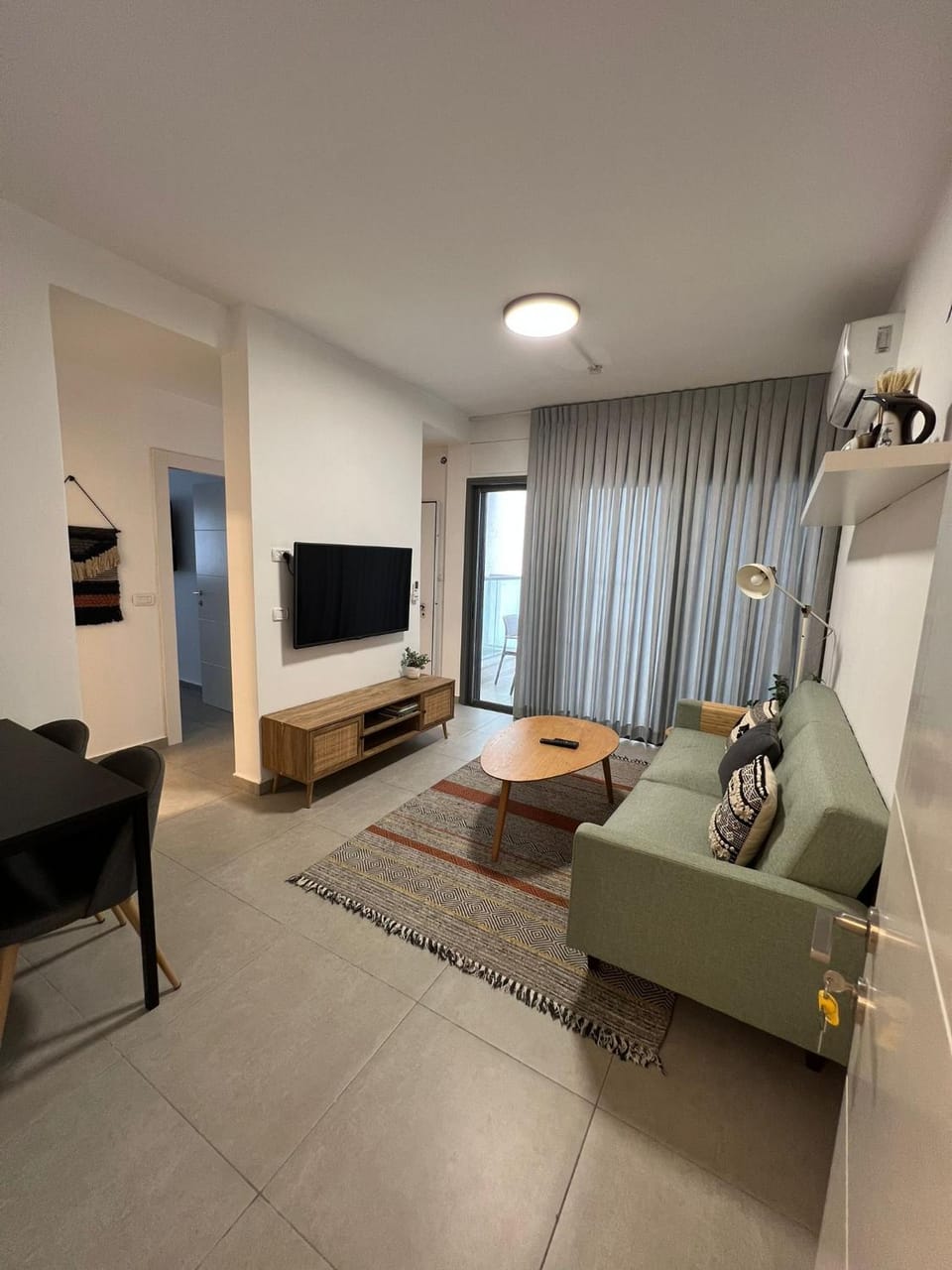 Communal lounge/ TV room, TV and multimedia, Living room, Seating area, Evening entertainment