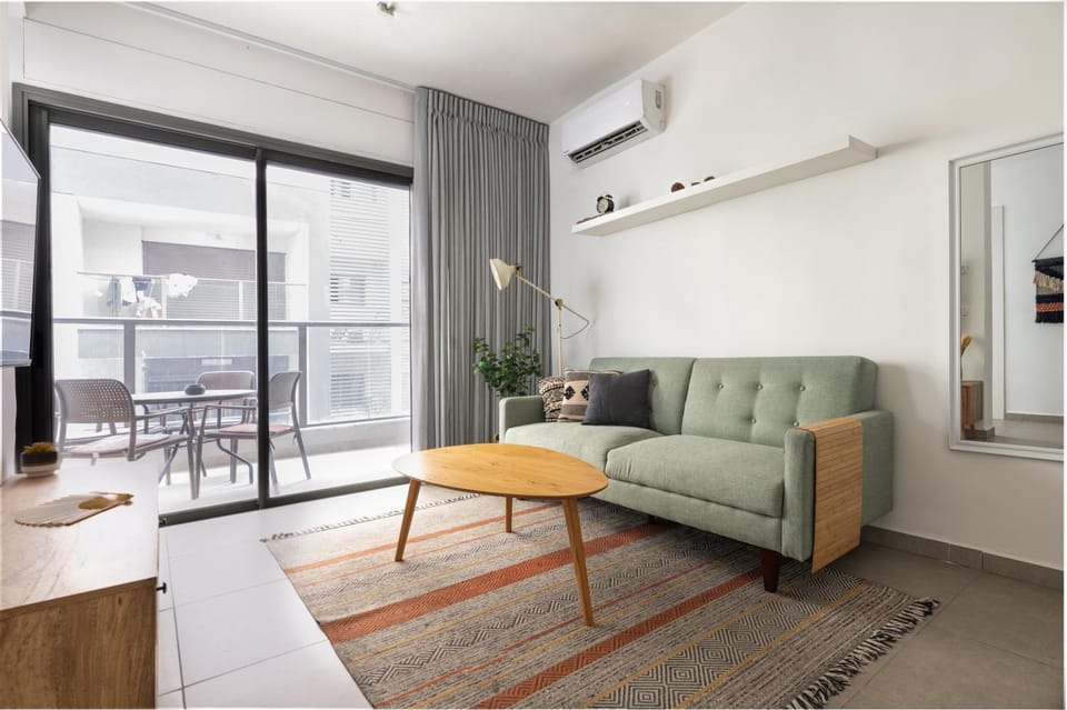 Living room, Seating area, Dining area, air conditioner