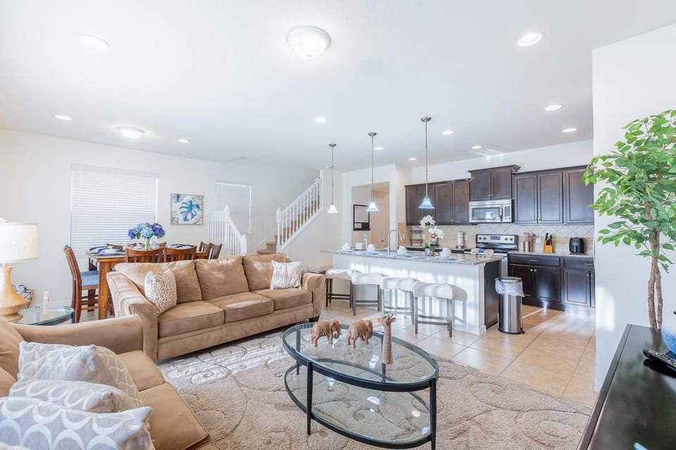 Cozy 5 Bed, wonderful clubhouse, Close to Disney House in Four Corners