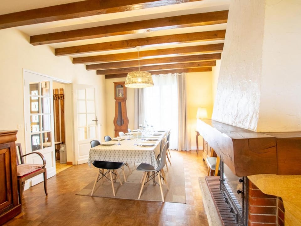 Le Chant des Oiseaux : Piscine Privée, Wifi, Animaux Bienvenus, Jardin Country House in Nouvelle-Aquitaine