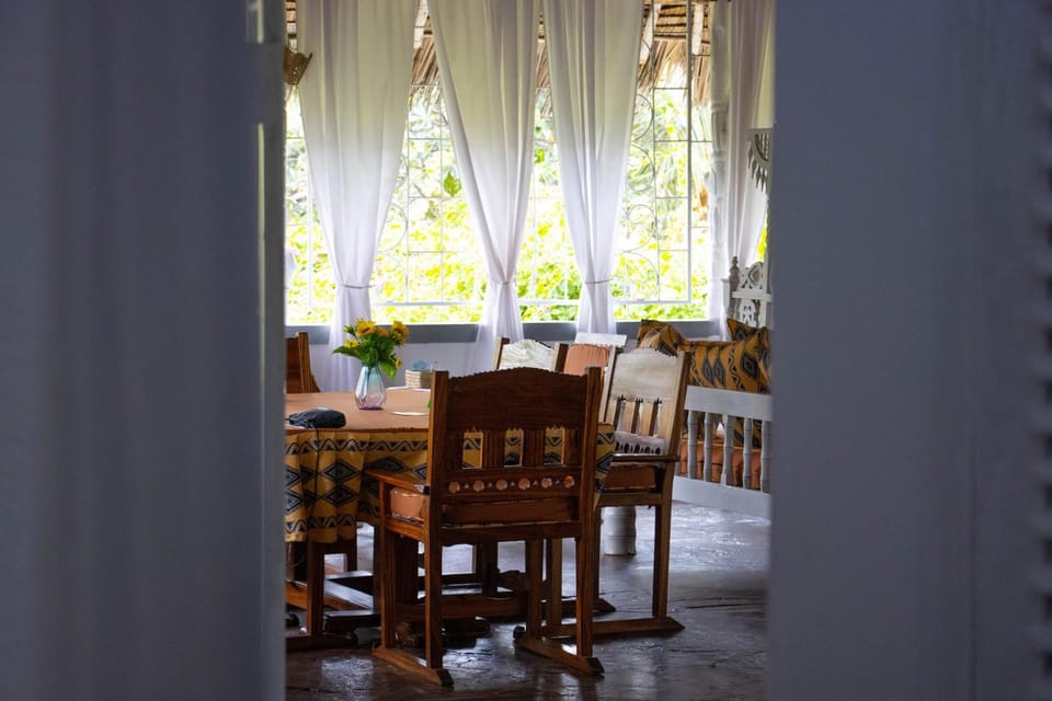 Dining area, Breakfast