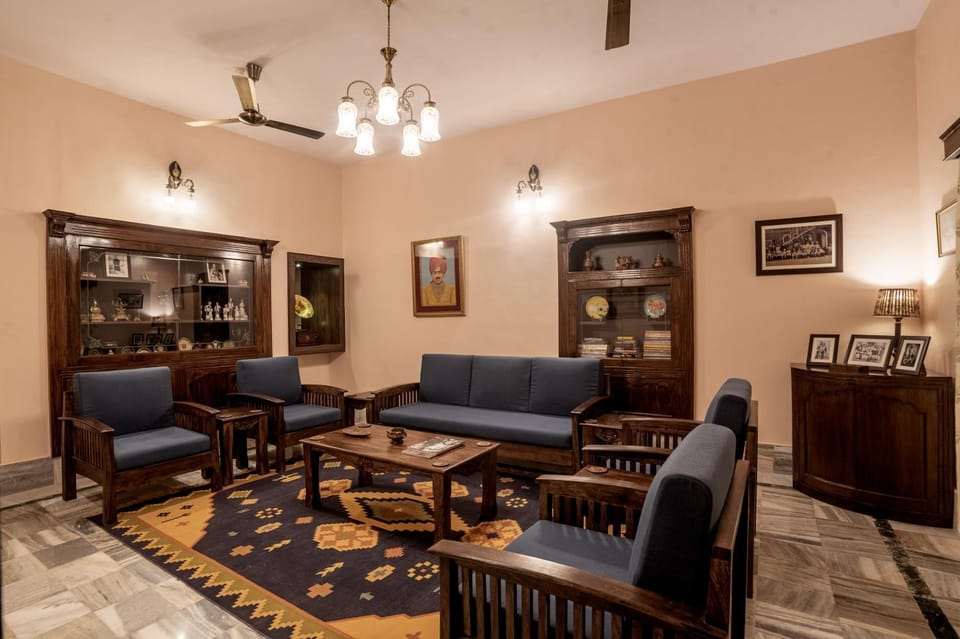 Living room, Seating area