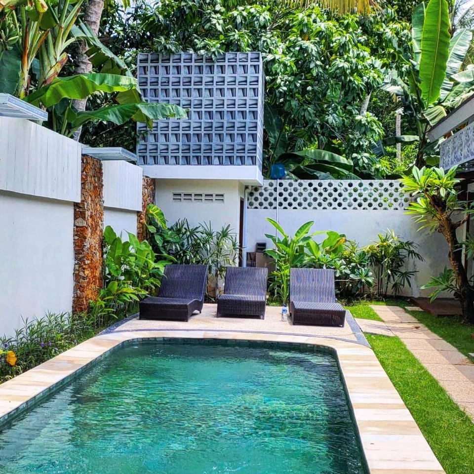 Property building, Swimming pool