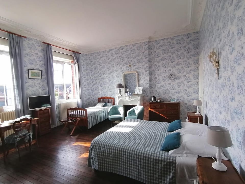 Photo of the whole room