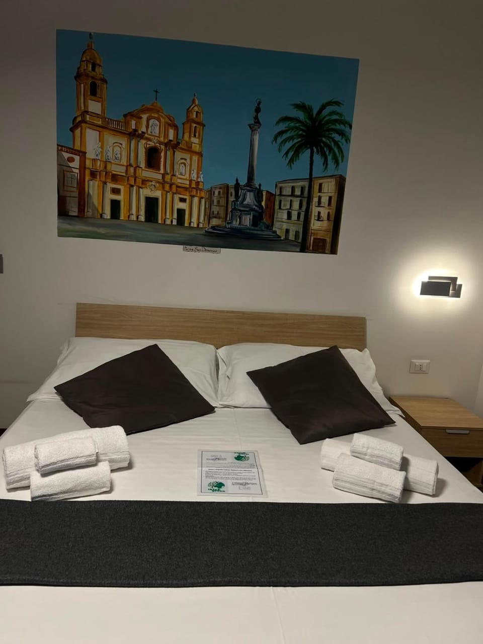 Bedroom, Dinner